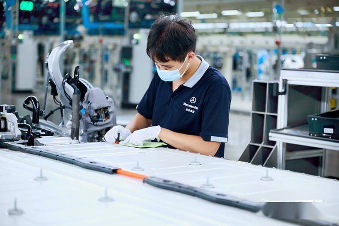 深入北京奔馳EQE誕生地 感受對標(biāo)德國工廠的頂級智造工藝